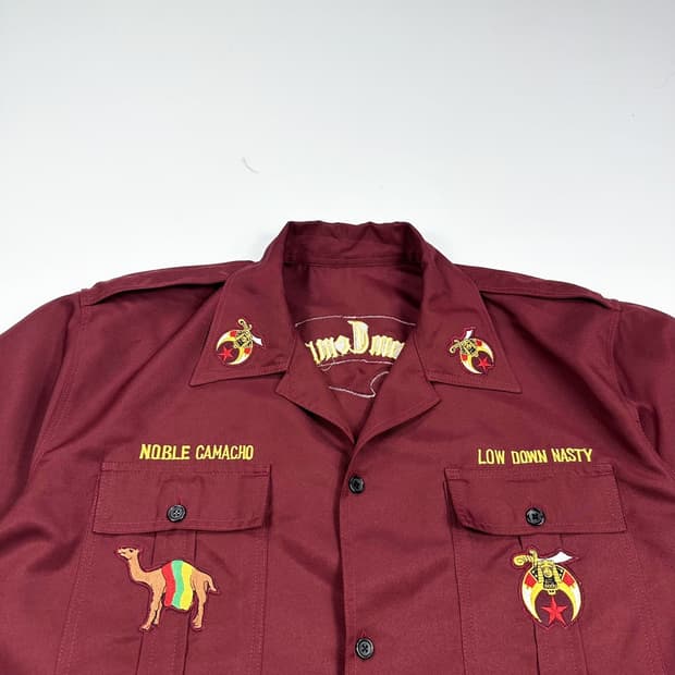 VTG 빈티지 이집트 버건디 박시 반팔 셔츠 (XXXL)