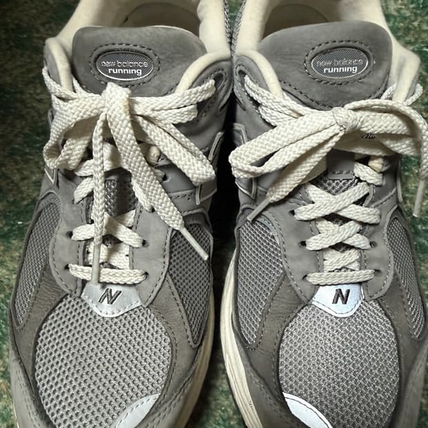 뉴발란스 2002r 프리미엄 빈티지