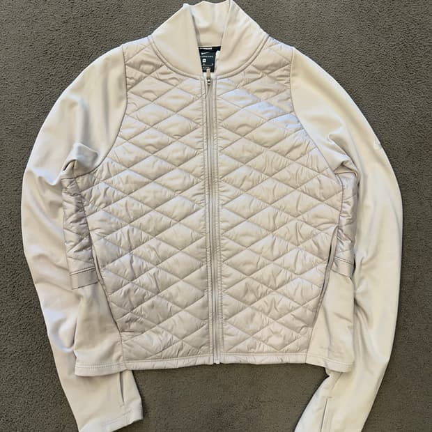 나이키 에어로레이어 경량 자켓 처분 