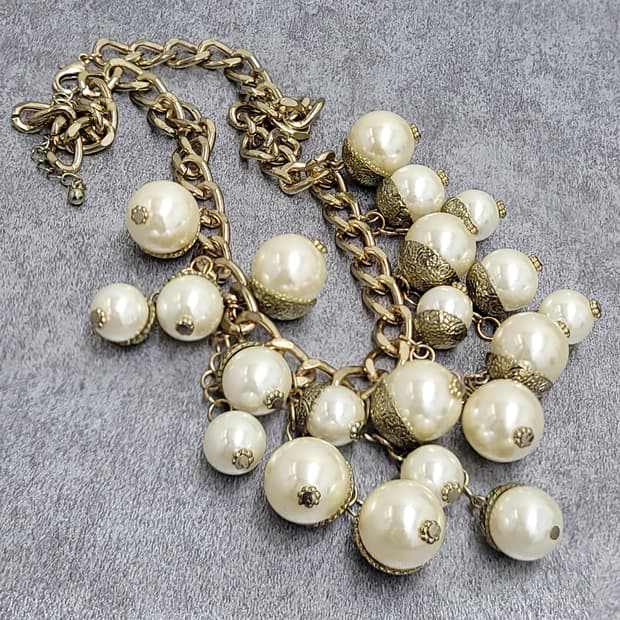 vintage pearl necklace