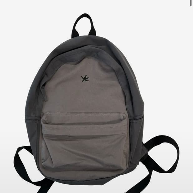 더콜디스트모먼트 백팩