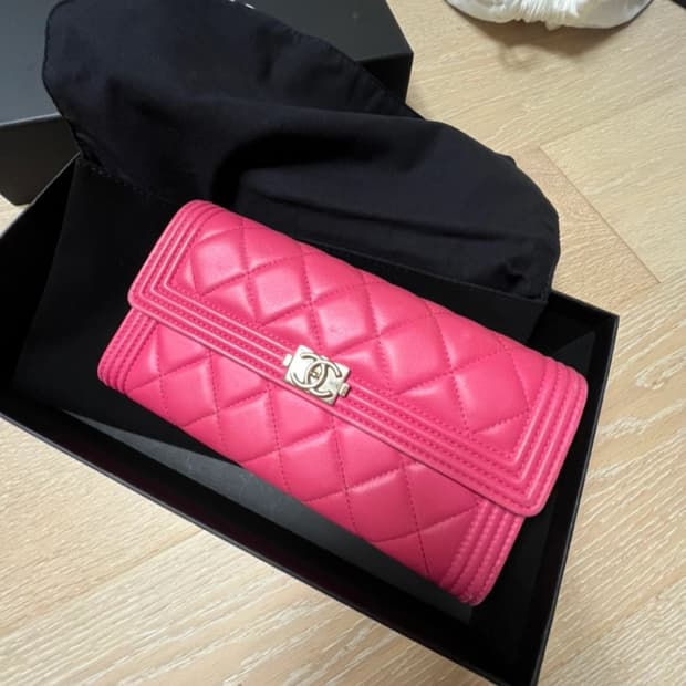 보이 샤넬 금장 장지갑 핑크