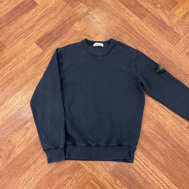 스톤아일랜드 네이비 맨투맨