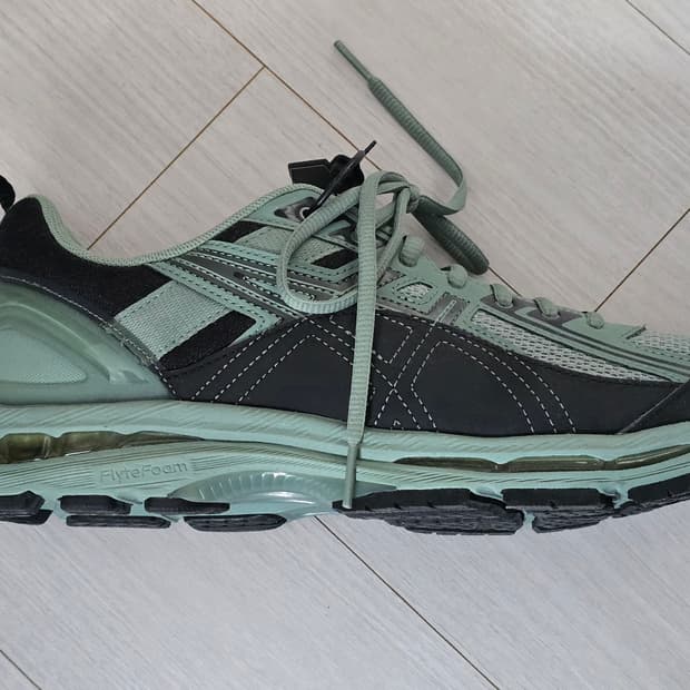 [282.5] 키코 코스타디노브 아식스 젤버즈 민트