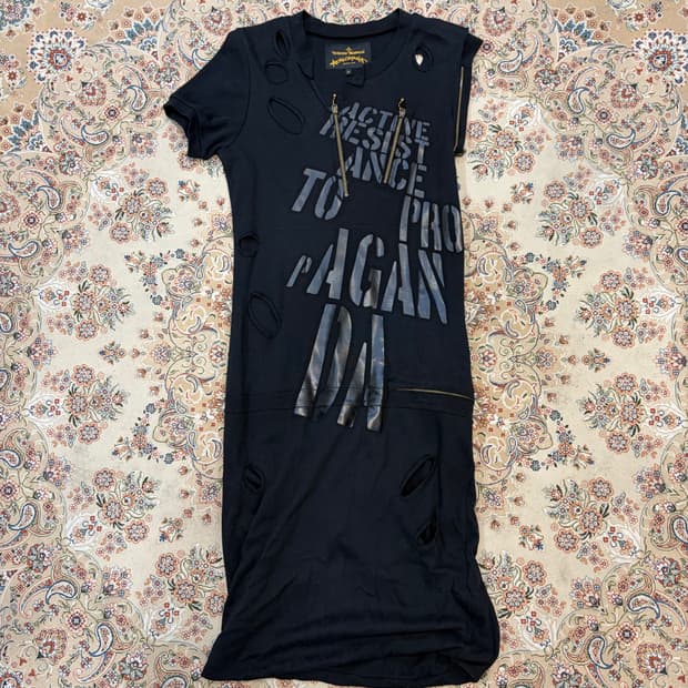 비비안웨스트우드 앵글로매니아 디스트로이드 그래픽 원피스