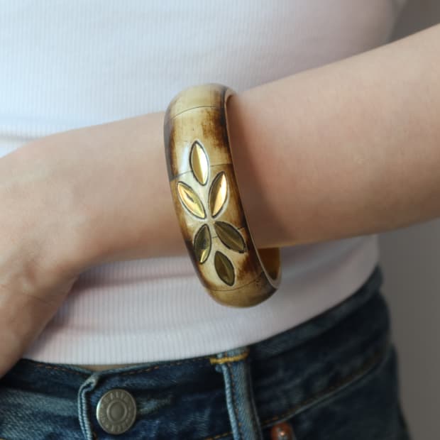 leaf pattern bangle