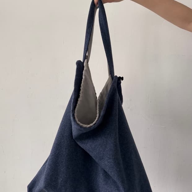 TIME wool triangle shoulder bag
