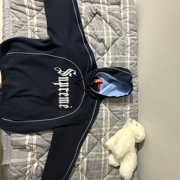 슈프림 커브 파이핑 후드 네이비 L급처