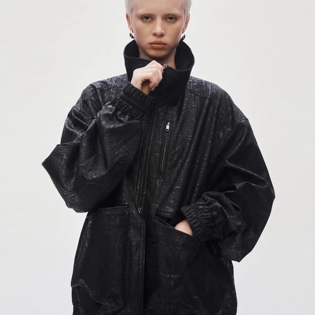 트리밍버드 하이넥 크랙 레더 블루종 블랙