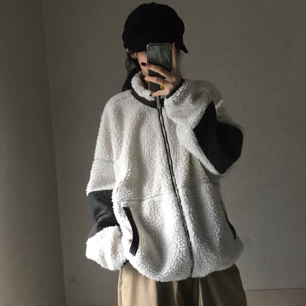 아디다스 화이트 카키 후리스 