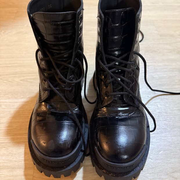 발렌시아가 스트라이커 부츠 