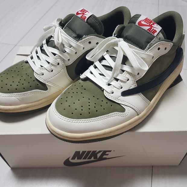 조던1 트래비스 스캇 리버스 올리브 265