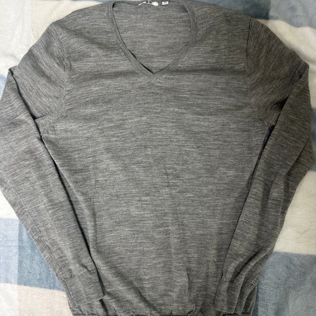 유니클로 브이넥 그레이 XL