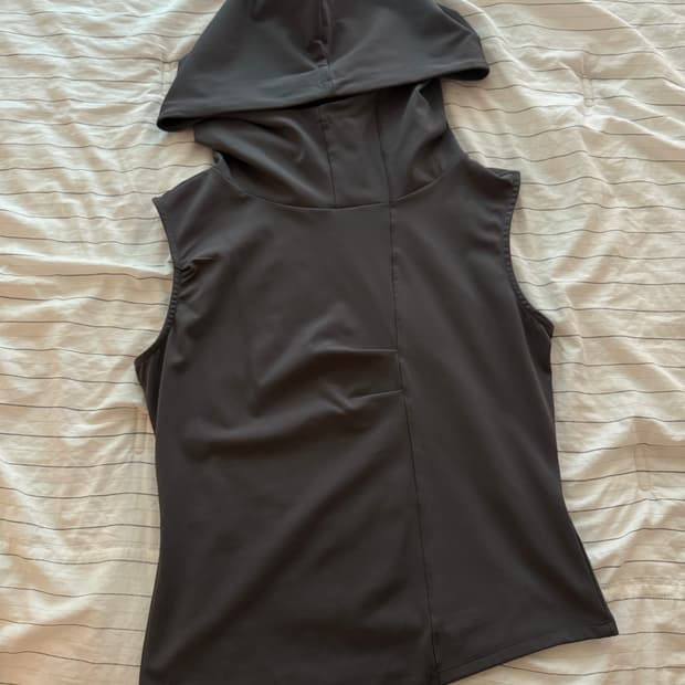 Miseki seoul Cowl neck pintuck sleeveles