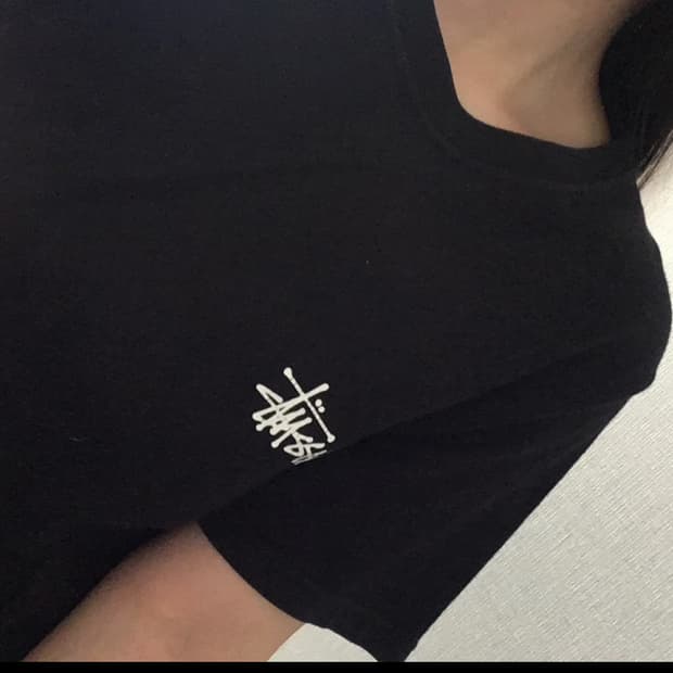 스투시 검은색 반팔