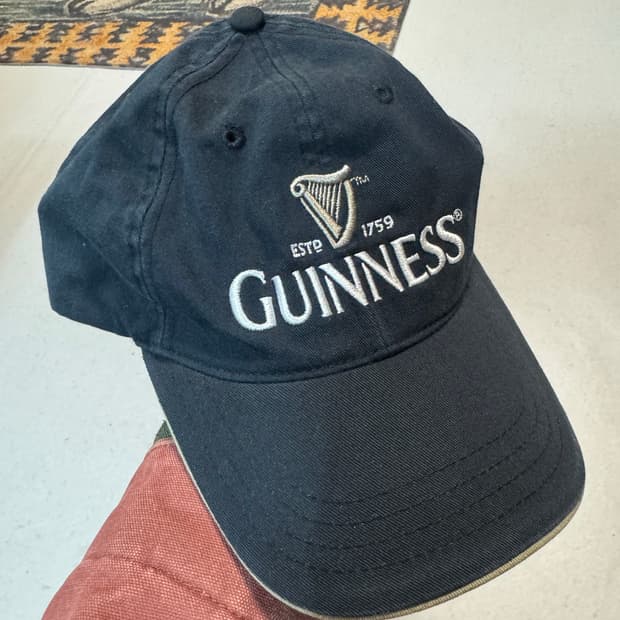 기네스 자수 로고 빈티지 볼캡 블랙 모자 스냅백 트러커캡
