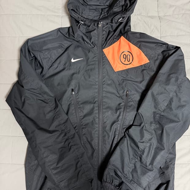 나이키 토탈90 바람막이 검정 L