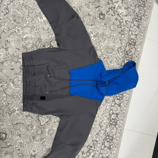 아더에러 sturdy hoodie A1