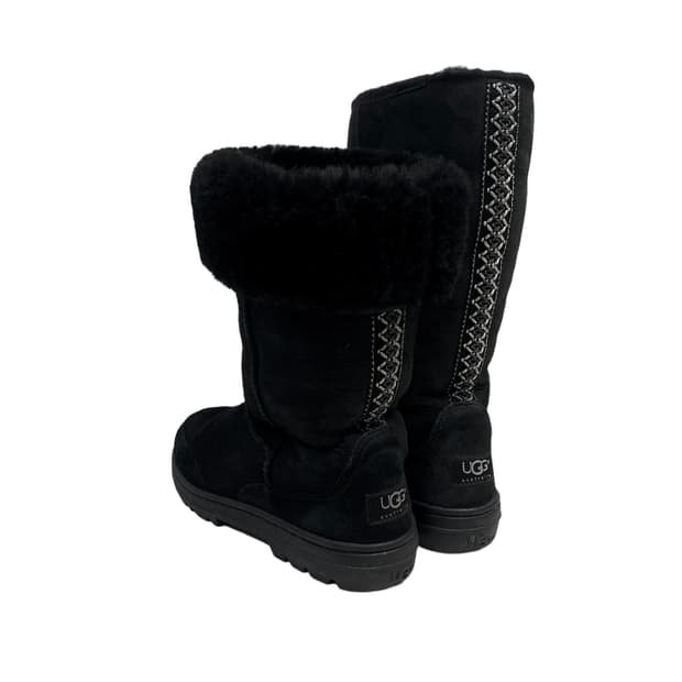 Ugg (240)