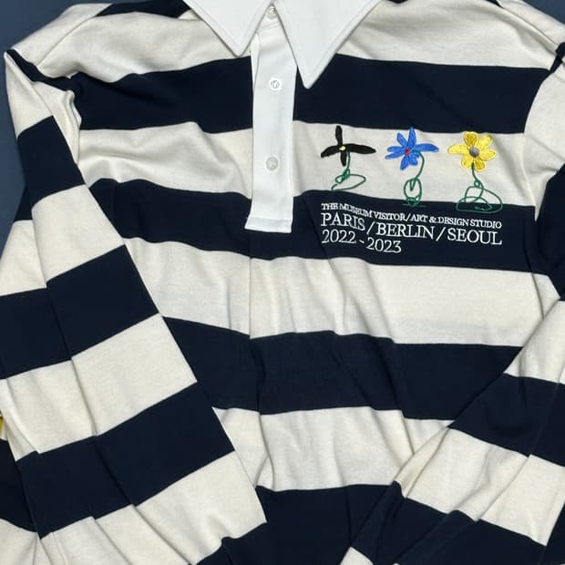 더뮤지엄비지터 파리 베를린 서울 스트라이프 pk 롱슬리브 L 