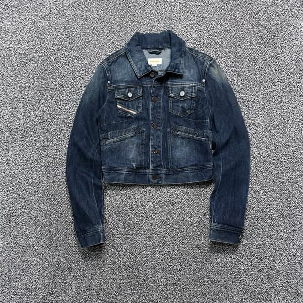 Name : DIESEL 디젤 데님 워싱 멀티포켓 크롭 청자켓 :) 