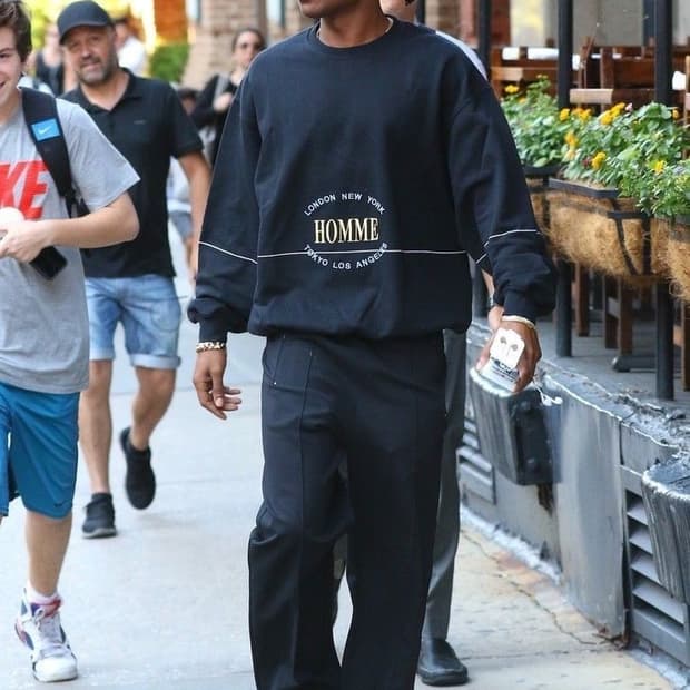 발렌시아가 옴므 스웻셔츠