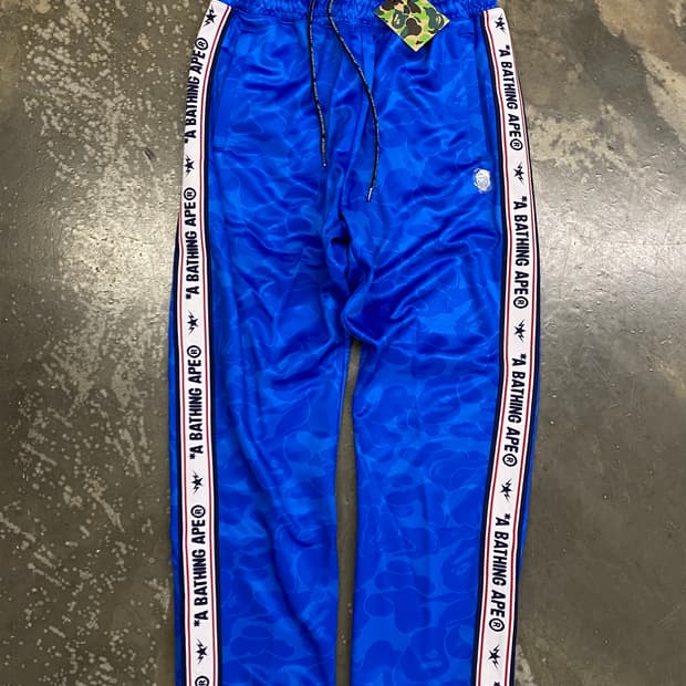 새상품 베이프 릴렉스핏 카모팬츠 블루