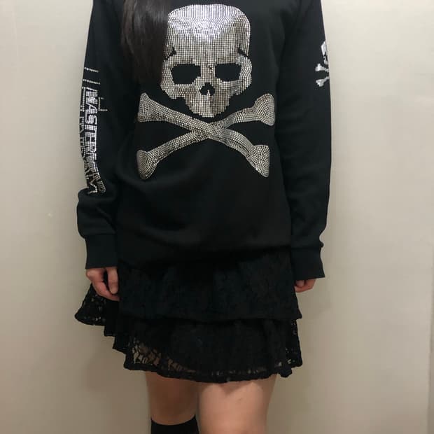 빈티지 블랙 스컬 스웻셔츠