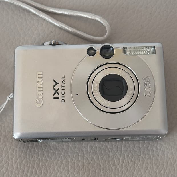 아이유 디카 캐논 canon ixy 60 (ixus 55) 