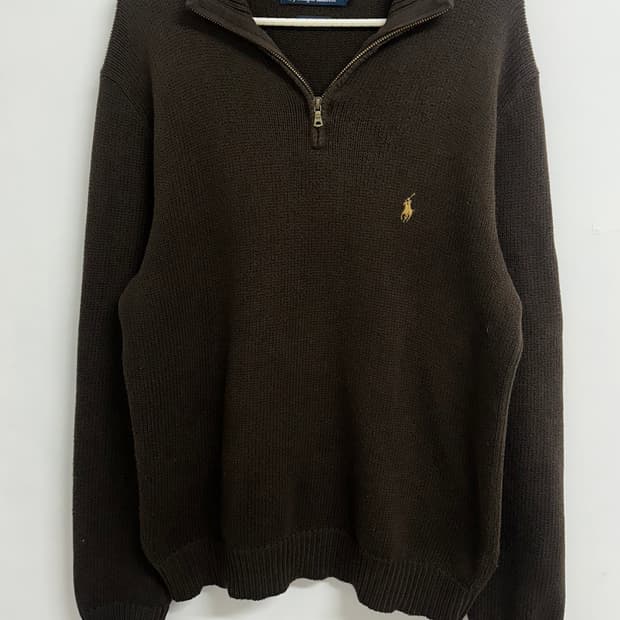 폴로 반집업 브라운 니트