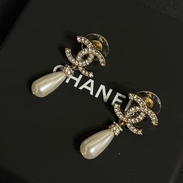 샤넬 정품 cc로고 업사이클링 진주 드롭 귀걸이