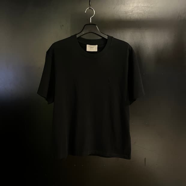 아미 블랙 코튼 엠보싱 티셔츠