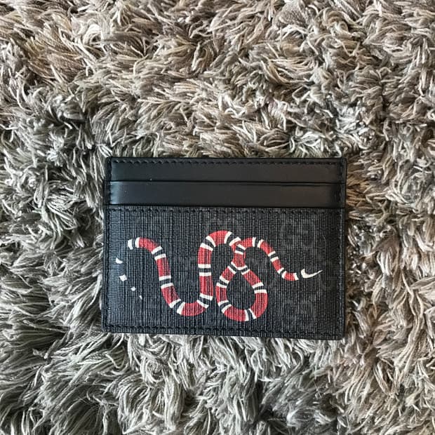 구찌 스네이크 카드지갑 블랙