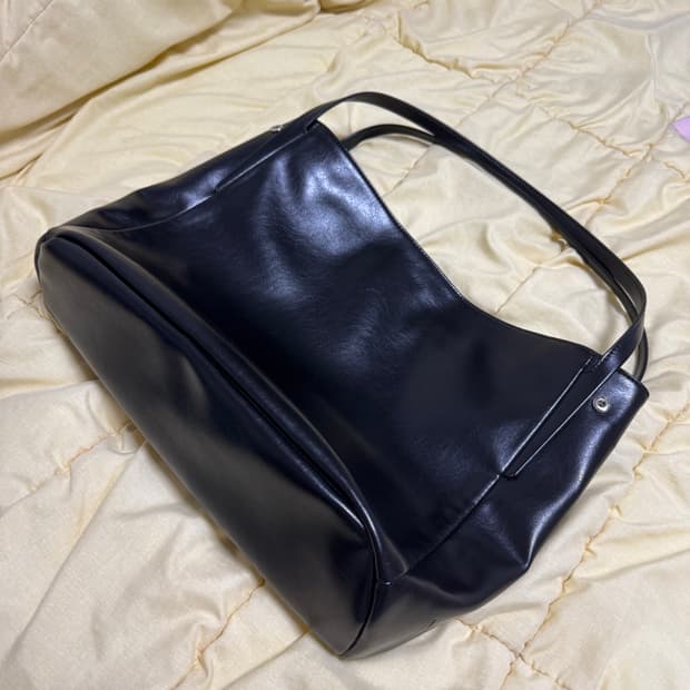 파인드카푸어 모노 버킷백 32 블랙