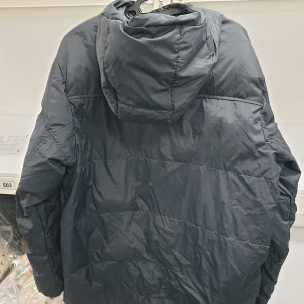 언더아머 정품 오리털패딩 사이즈 110사이즈 팝니다