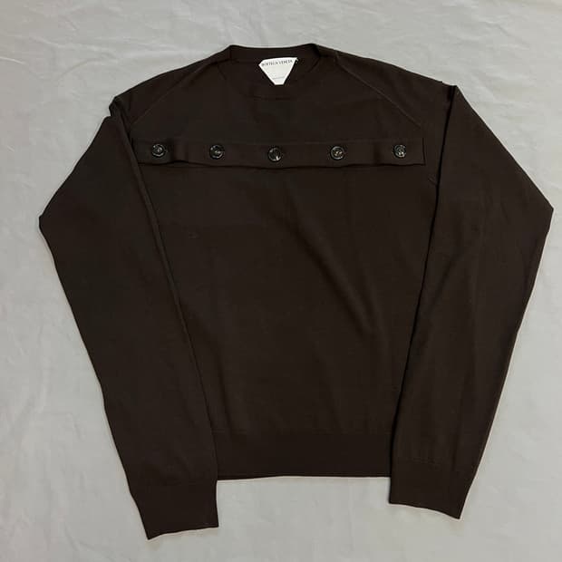 보테가 베네타 오픈 버튼 니트 브라운