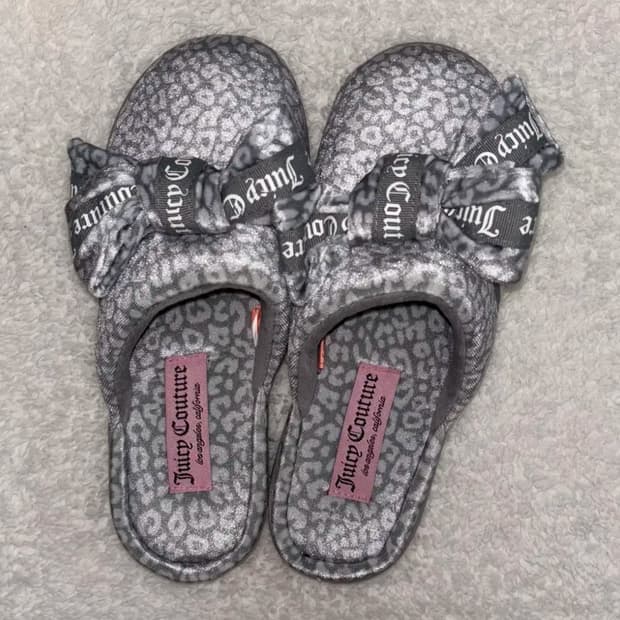 쥬시꾸뛰르 리본 갸루 털 실내 슬리퍼 빈티지
