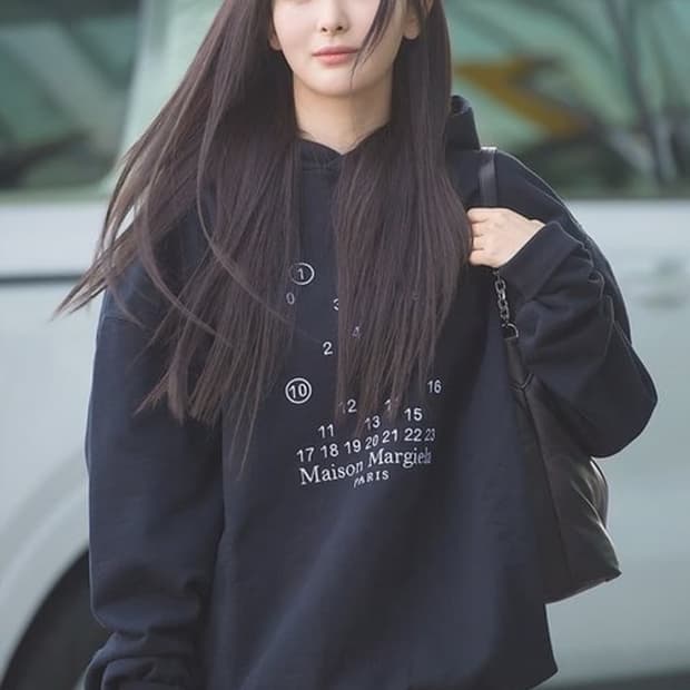 마르지엘라 후드티 슬기 공항착