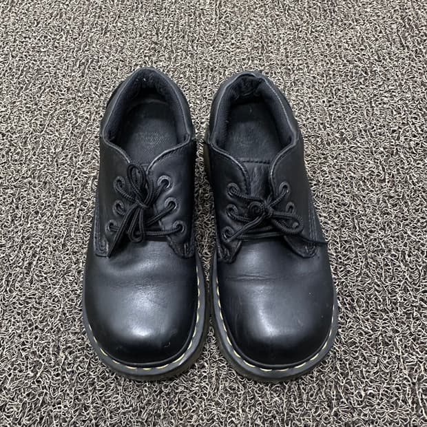 닥터마틴 찬다 3홀 여성 로퍼 블랙 240