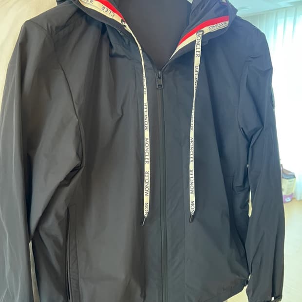 몽클레르 카를레스 바람막이 블랙 3사이즈