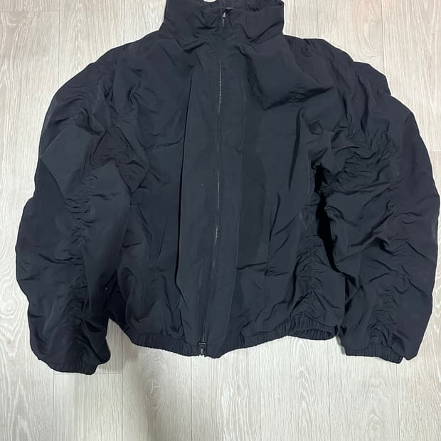 쿠어 셔링 윈드브레이커