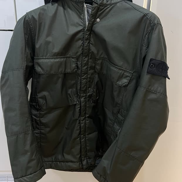 스톤아일랜드 쉐도우 카키나일론점퍼 100-105 (새상품급,한정판)