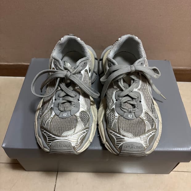 발렌시아가 3xl 에그쉘 42