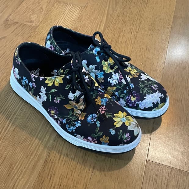 닥터마틴 플로럴 스니커즈 240