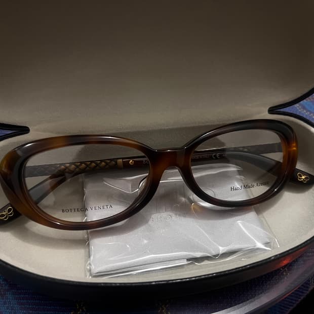 보테가베네타 안경테