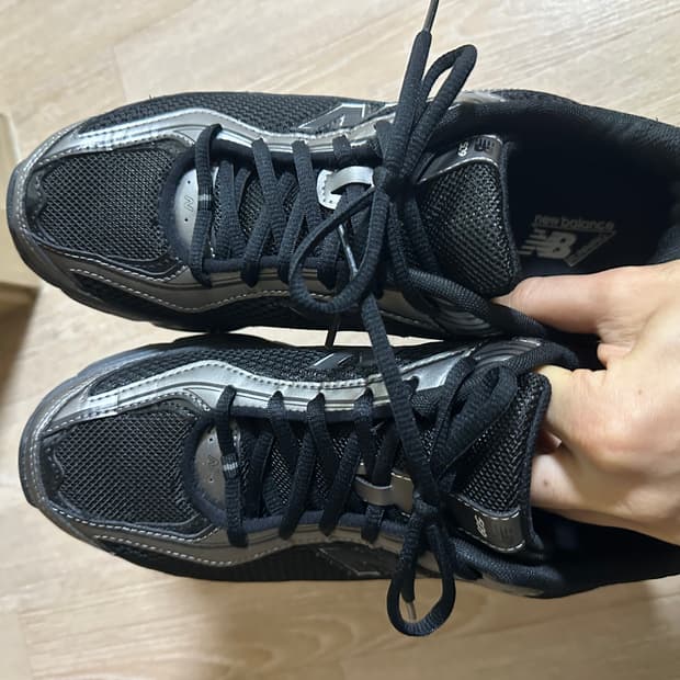 뉴발란스 509 블랙 260사이즈 U509E1
