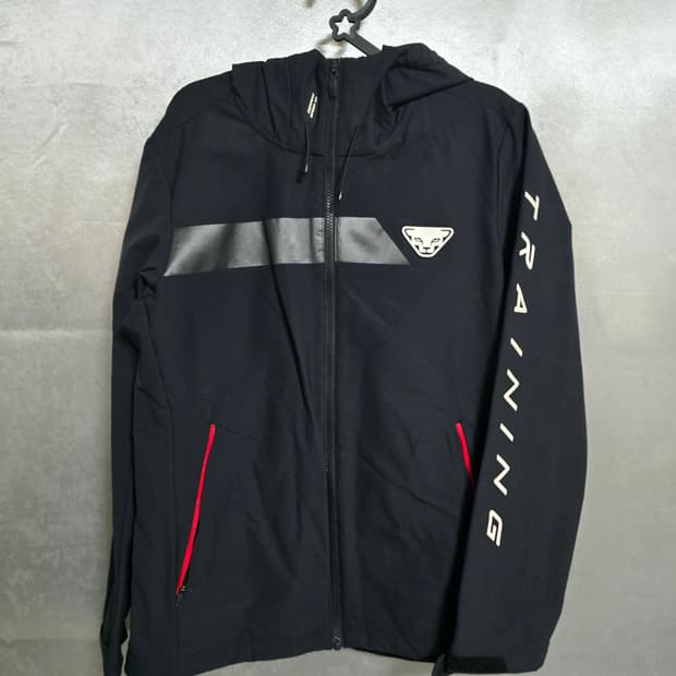 다이나핏 트레이닝 후드 바람막이 블랙