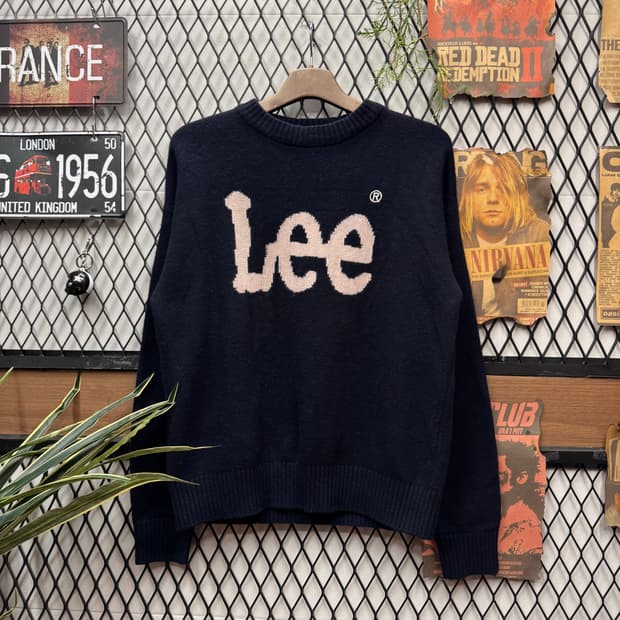 LEE 리 라운드넥 니트 전면 빅로고 포인트 네이비