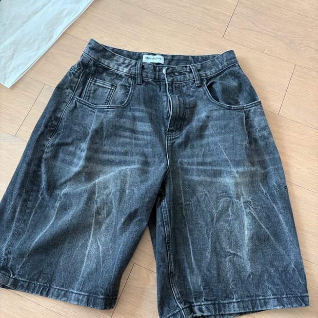 밀로 아카이브 버뮤다 흑청 m사이즈