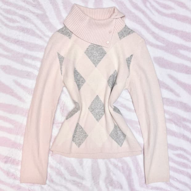 연핑크 아가일 니트 하이넥 큐빅버튼 히메갸루 달천깔 대대장 로걀탑